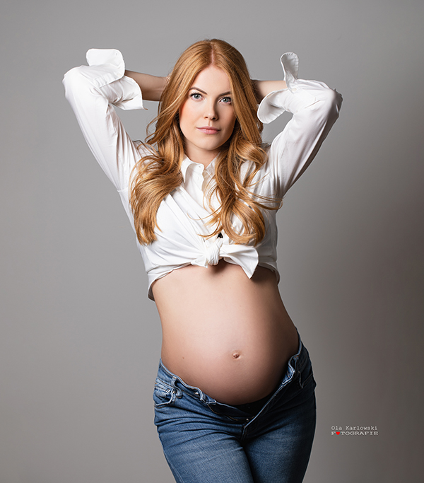 Schwangerschaft in Düsseldorf. Babybauchfotografie mit Schwangerer.